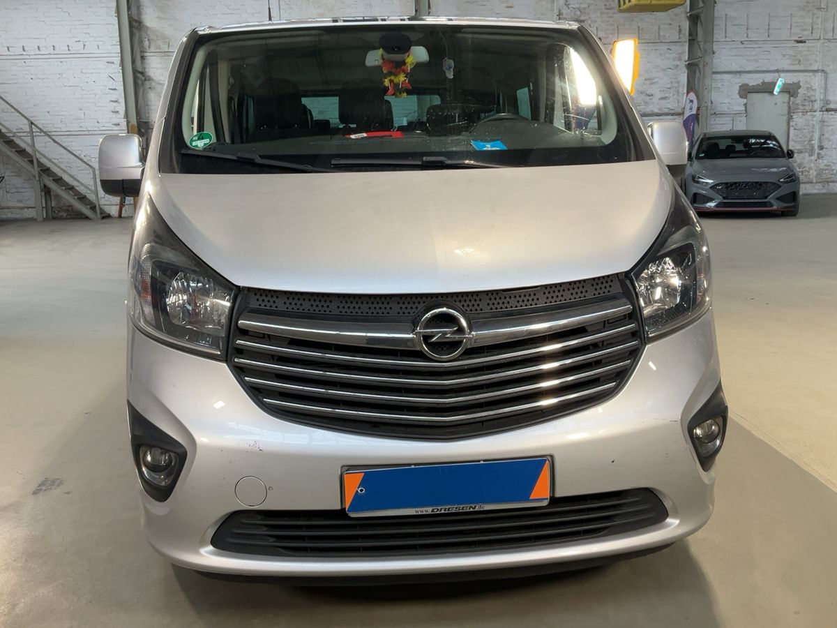 Opel Vivaro 2017 — photo 15
