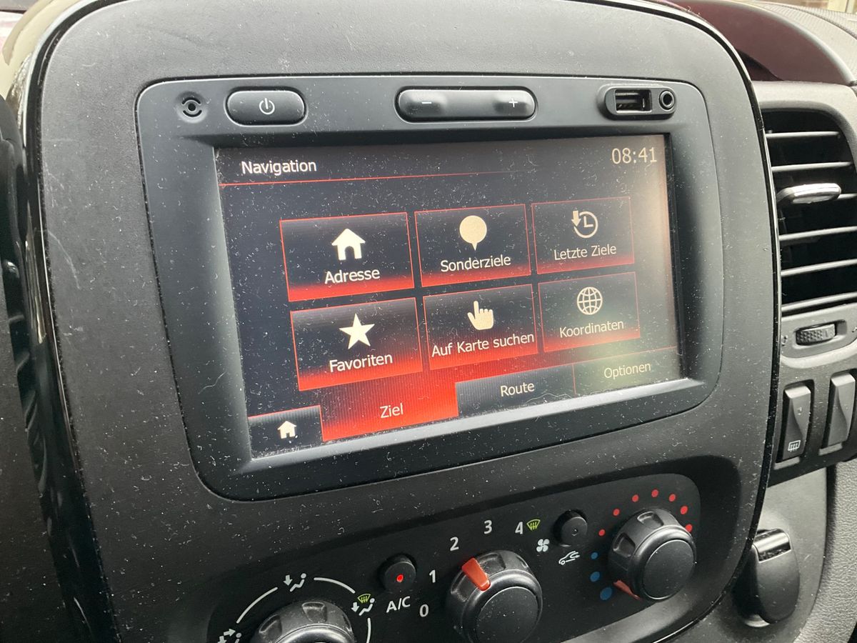 Opel Vivaro 2017 — photo 26