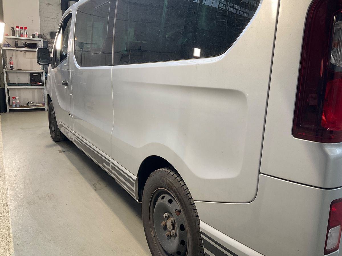 Opel Vivaro 2017 — photo 43