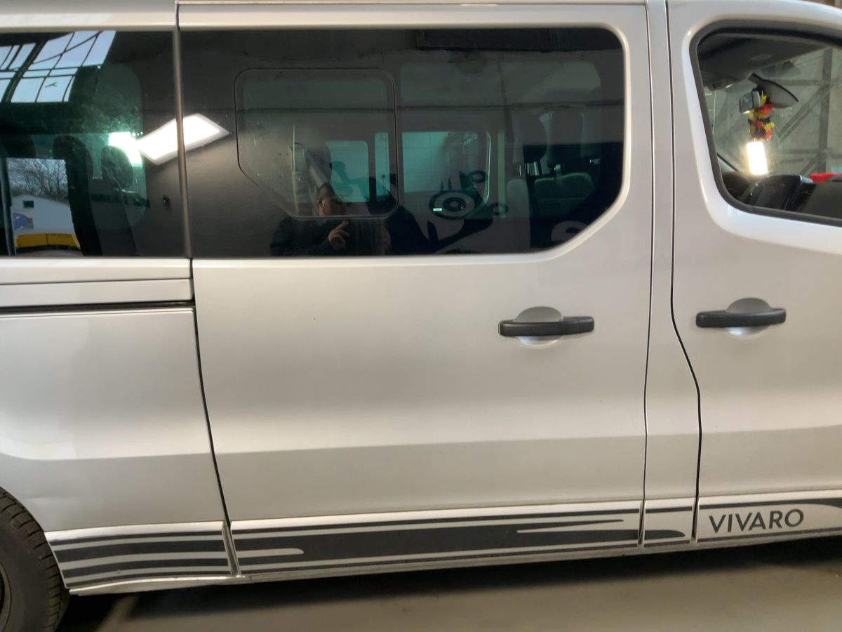 Opel Vivaro 2017 — photo 11