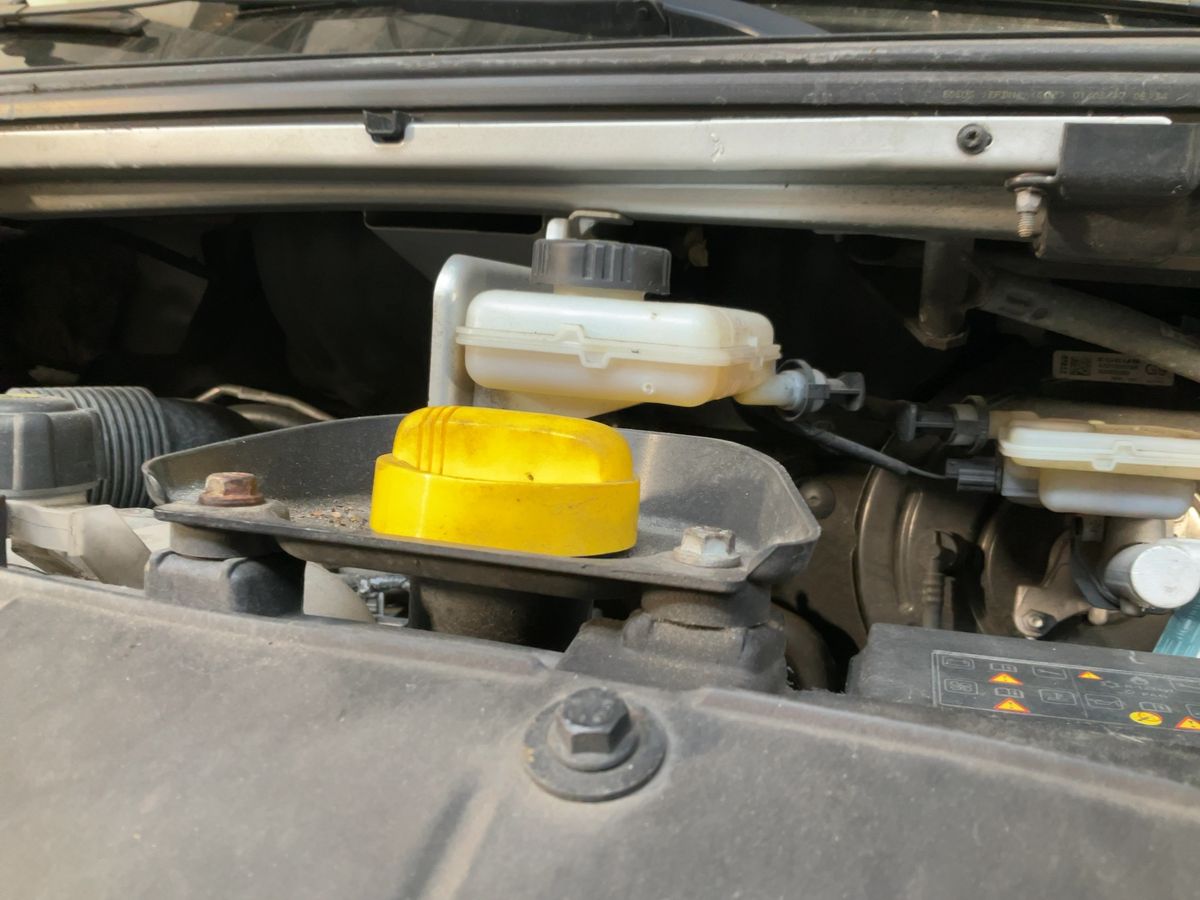 Opel Vivaro 2017 — photo 23