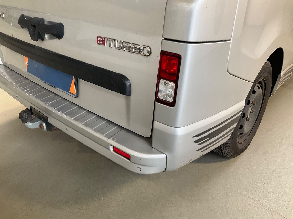 Opel Vivaro 2017 — photo 45