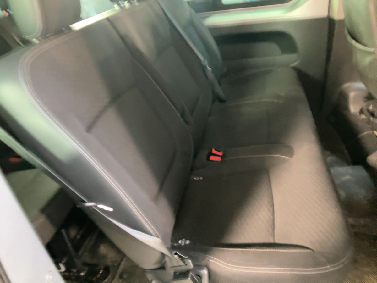 Opel Vivaro 2017 — photo 21