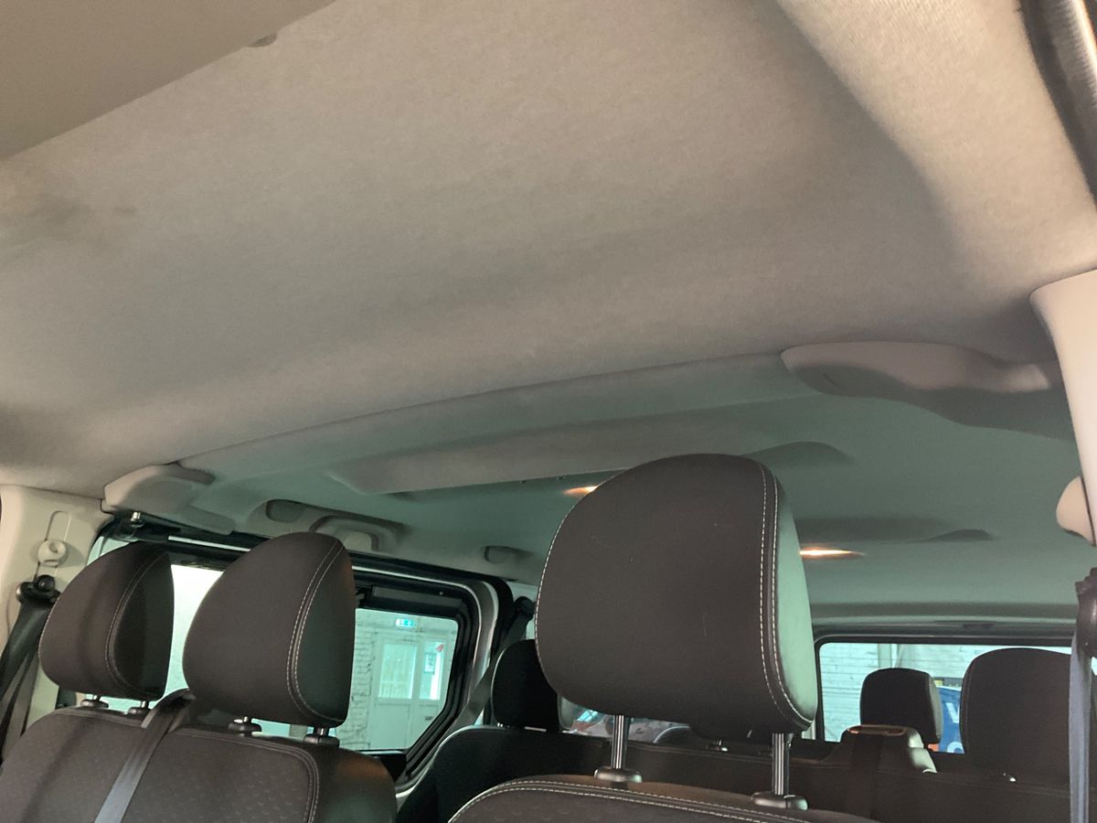 Opel Vivaro 2017 — photo 39