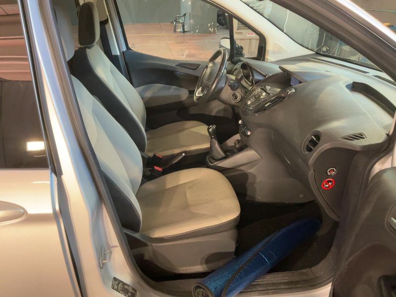 Ford Tourneo 1.6 TDCi Titanium — zdjęcie 11