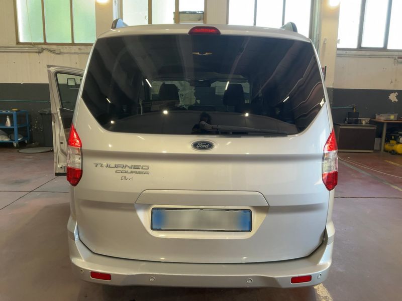 Ford Tourneo 1.6 TDCi Titanium — zdjęcie 5