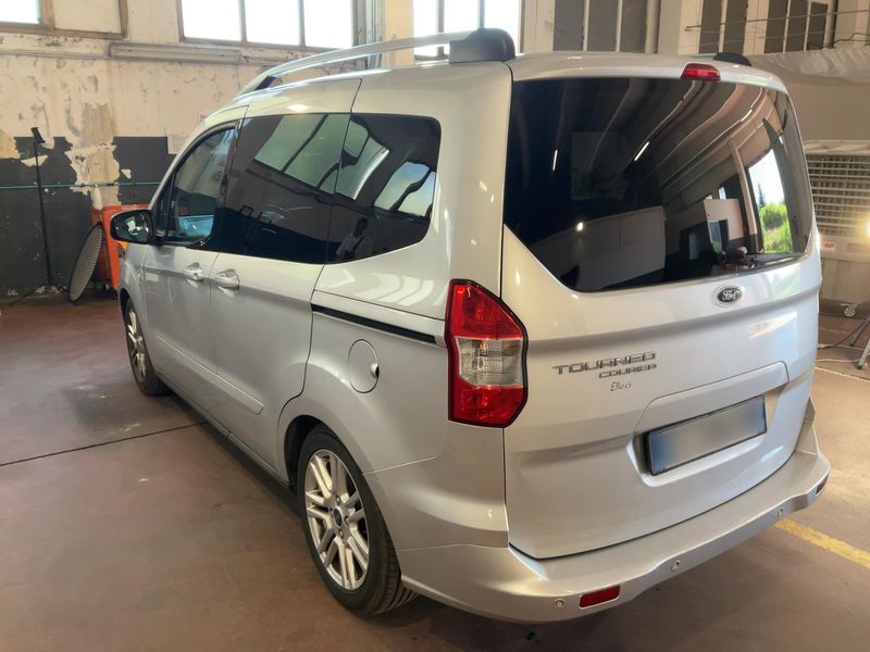 Ford Tourneo 1.6 TDCi Titanium — zdjęcie 3