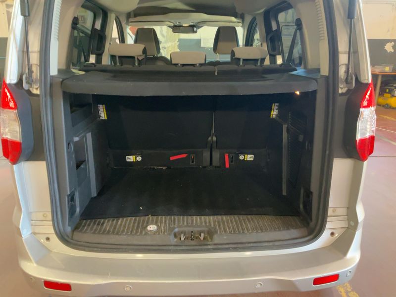 Ford Tourneo 1.6 TDCi Titanium — zdjęcie 10