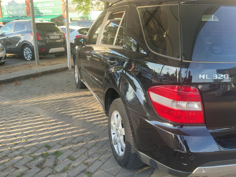Mercedes-Benz M-Klasse ML 320 CDI — zdjęcie 3