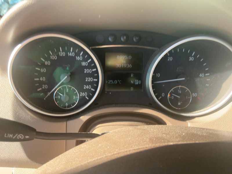Mercedes-Benz M-Klasse ML 320 CDI — zdjęcie 13