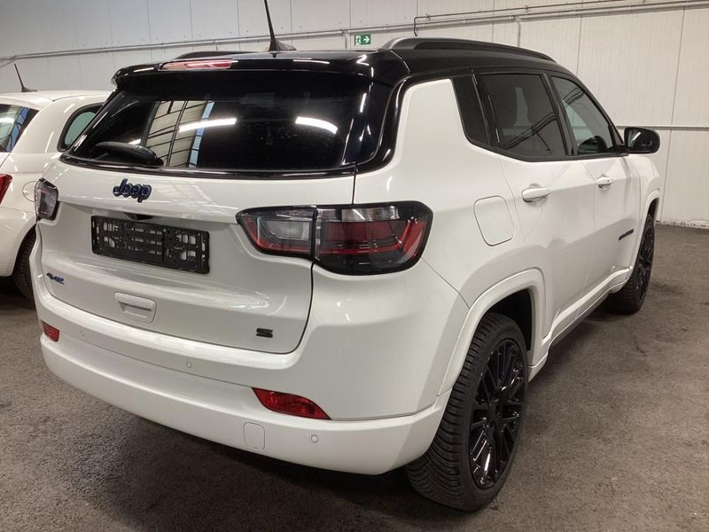 Jeep Compass 1.3 T4 4xe Plug-in Hybrid S — zdjęcie 3