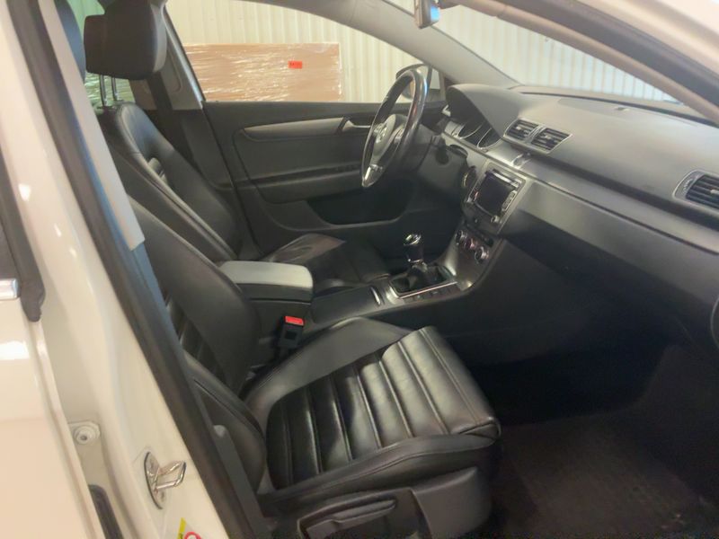 Volkswagen Passat 2.0 TDI Comfortline 4Motion BlueMotion Tech 2014 – снимка 17