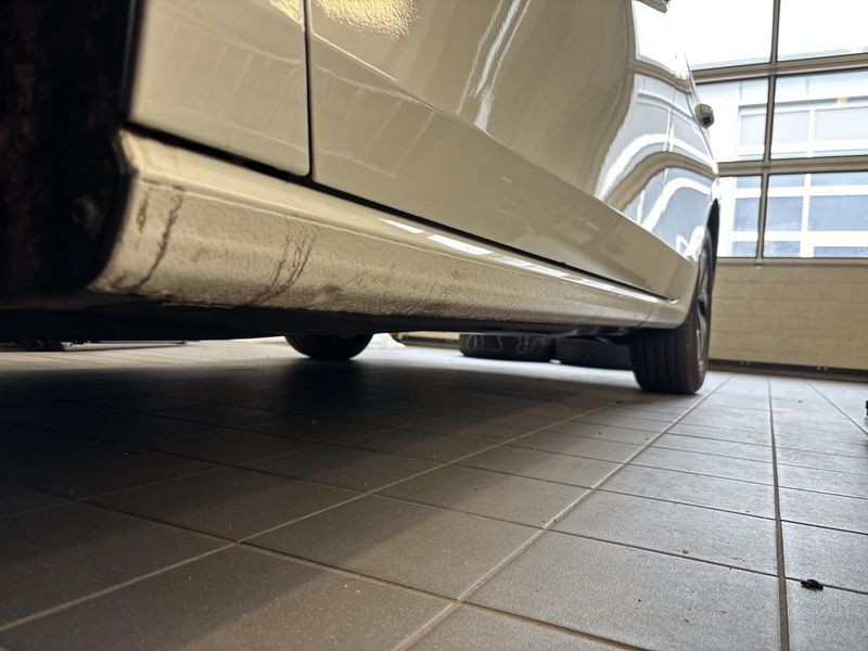 Volkswagen Passat 1.5 eTSI Business — zdjęcie 21