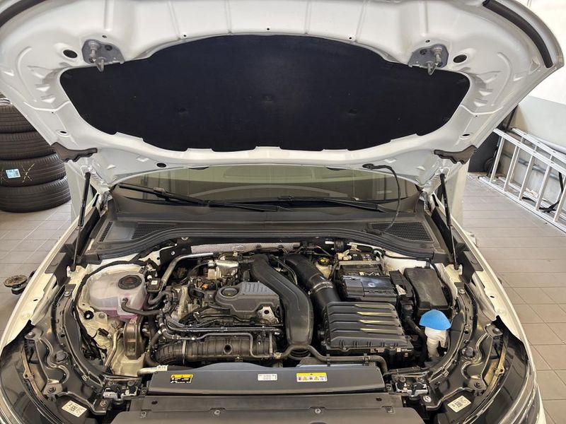 Volkswagen Passat 1.5 eTSI Business — zdjęcie 27