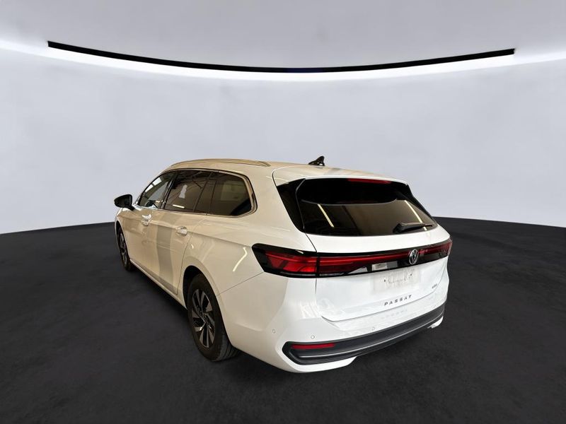 Volkswagen Passat 1.5 eTSI Business — zdjęcie 15