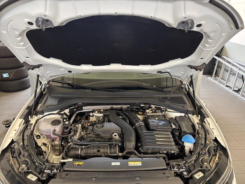 Volkswagen Passat 1.5 eTSI Business — zdjęcie 8