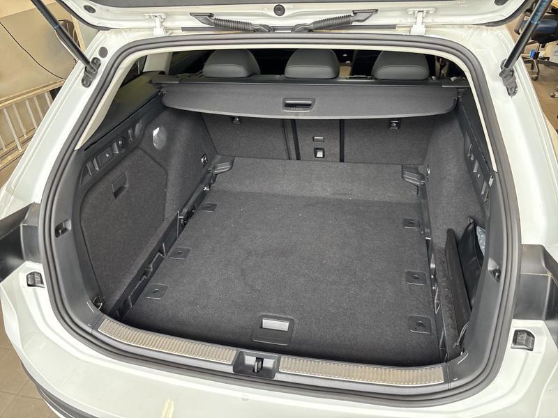 Volkswagen Passat 1.5 eTSI Business — zdjęcie 9