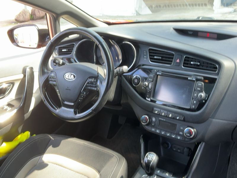 Kia pro_cee'd 1.6 GDI Spirit — zdjęcie 12