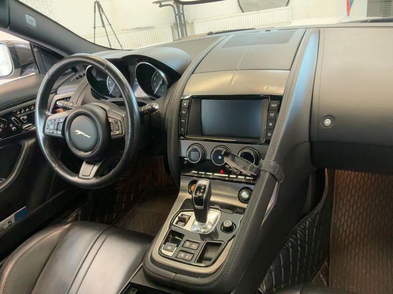 Jaguar F-TYPE 3.0 V6 S AWD — zdjęcie 12