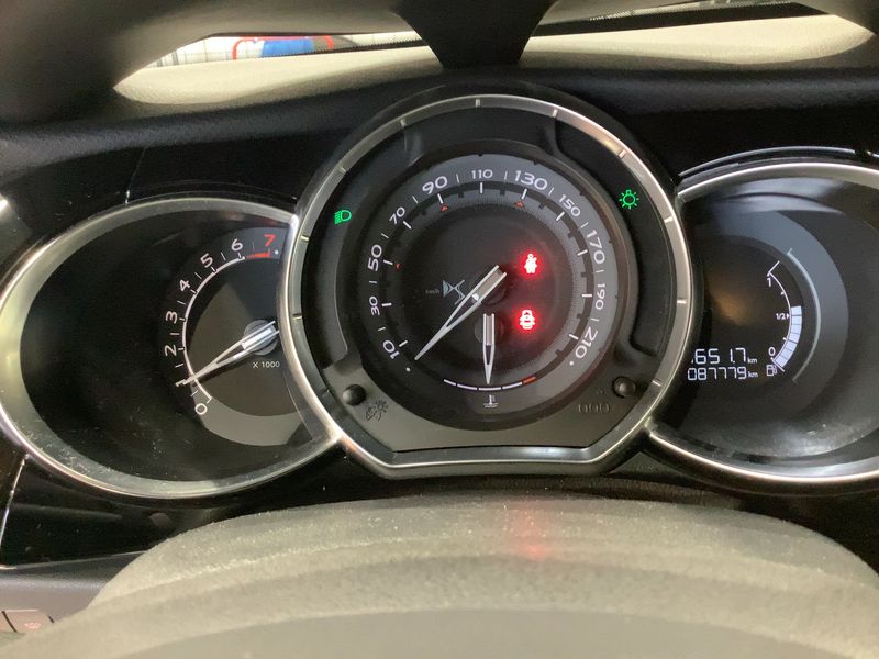 DS Automobiles DS3 1.2 PureTech SportChic — zdjęcie 13