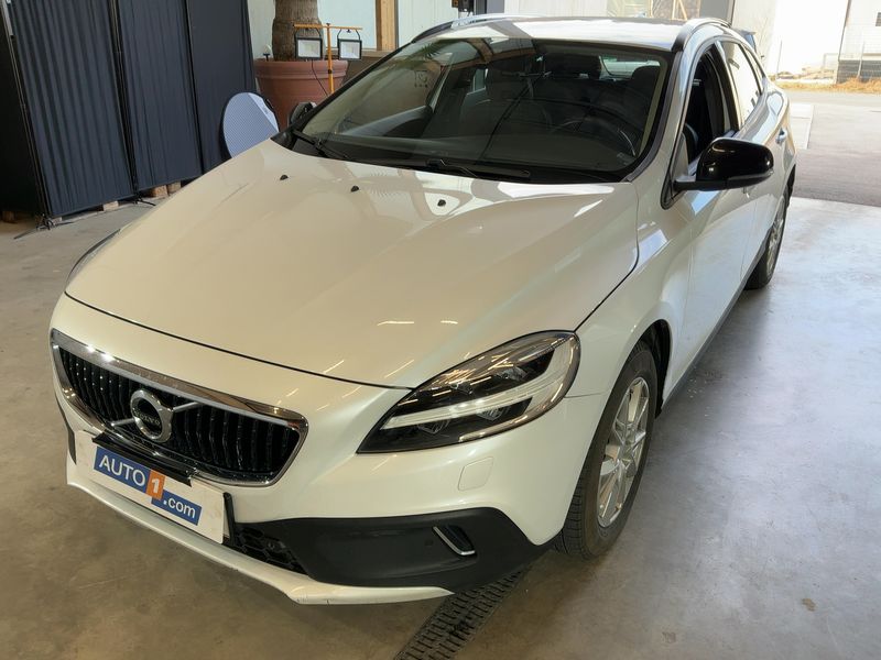V40 Cross Country 2.0 D2 Kinetic