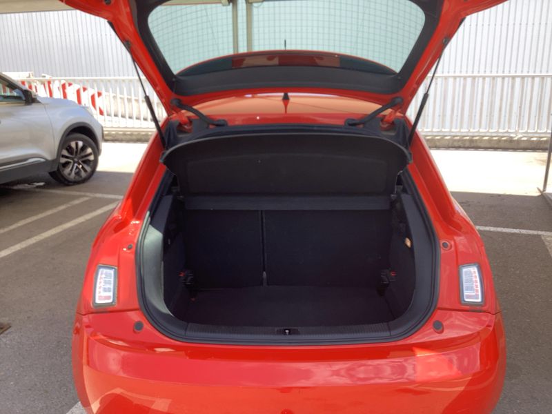 Audi A1 1.6 TDI Ambition — zdjęcie 10