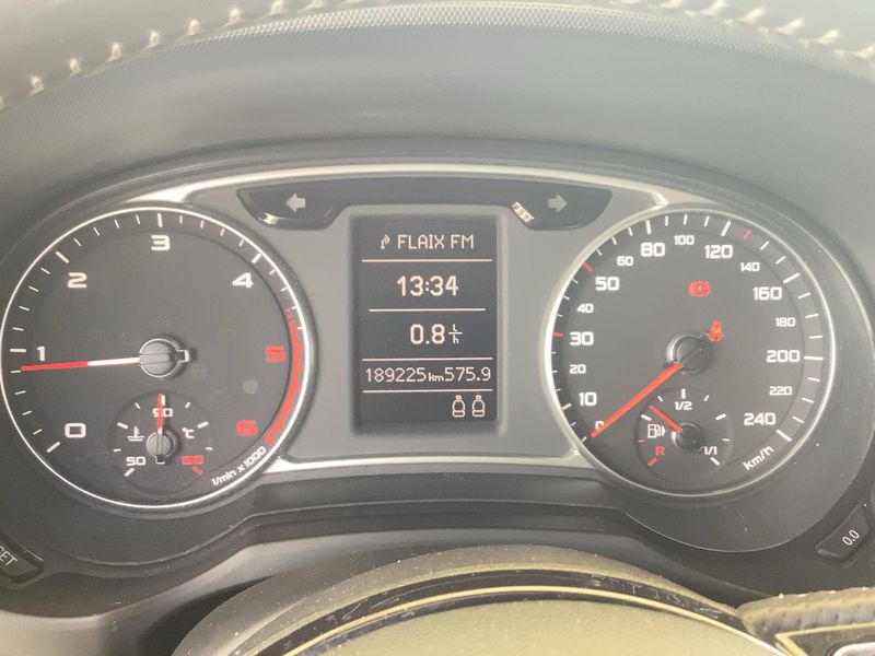 Audi A1 1.6 TDI Ambition — zdjęcie 13