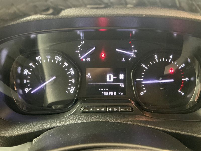 Citroen Jumpy 2.0 Blue-HDi Feel XL — zdjęcie 13