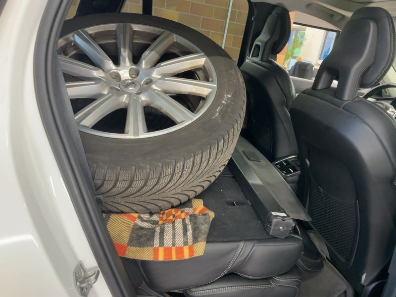 Volvo XC90 2.0 T8 Plug-in Hybrid Inscription AWD — zdjęcie 14