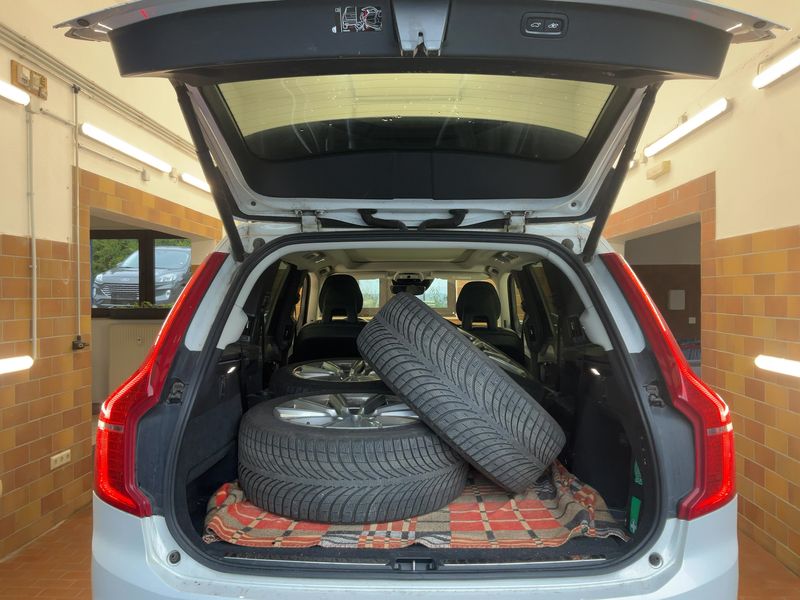 Volvo XC90 2.0 T8 Plug-in Hybrid Inscription AWD — zdjęcie 10