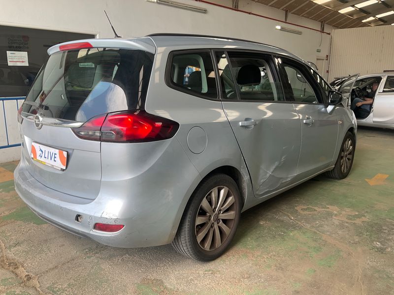 Opel Zafira Tourer 1.6 CDTI DPF Selective 2014 – снимка 2