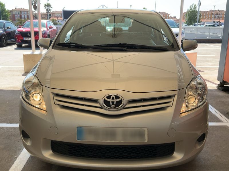 Toyota Auris 1.4 Turbodiesel Live 2010 – снимка 14