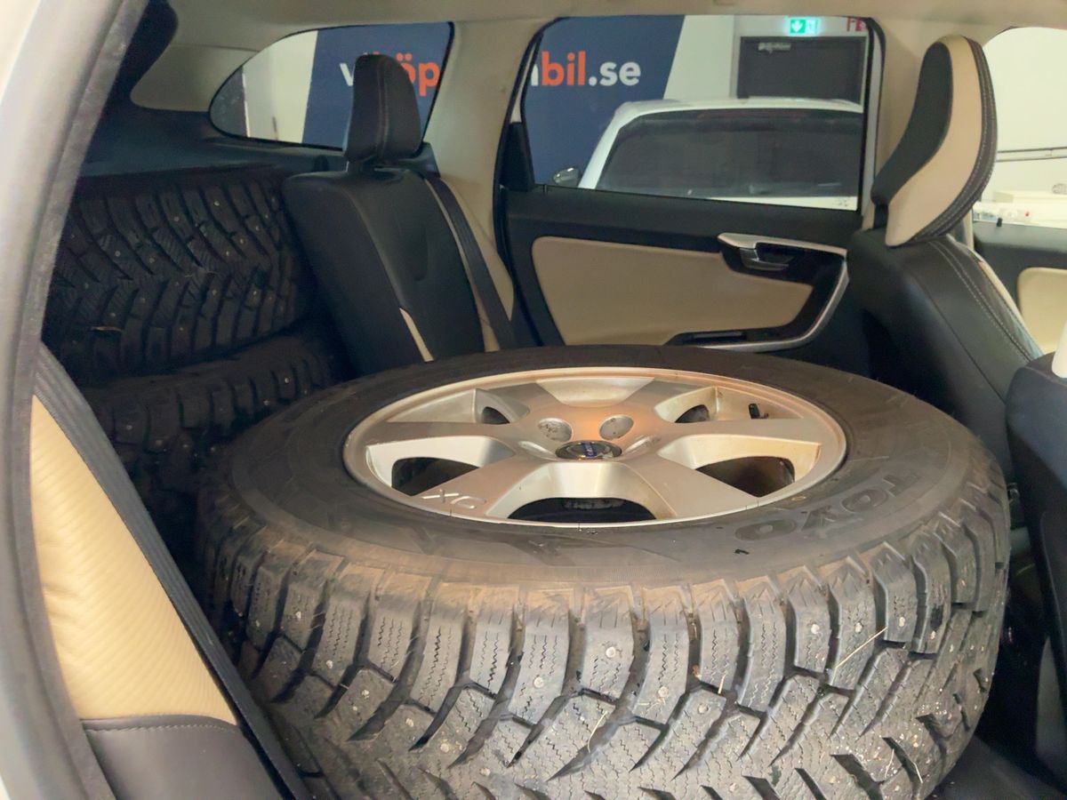 Volvo XC60 2.4 D4 R-Design AWD