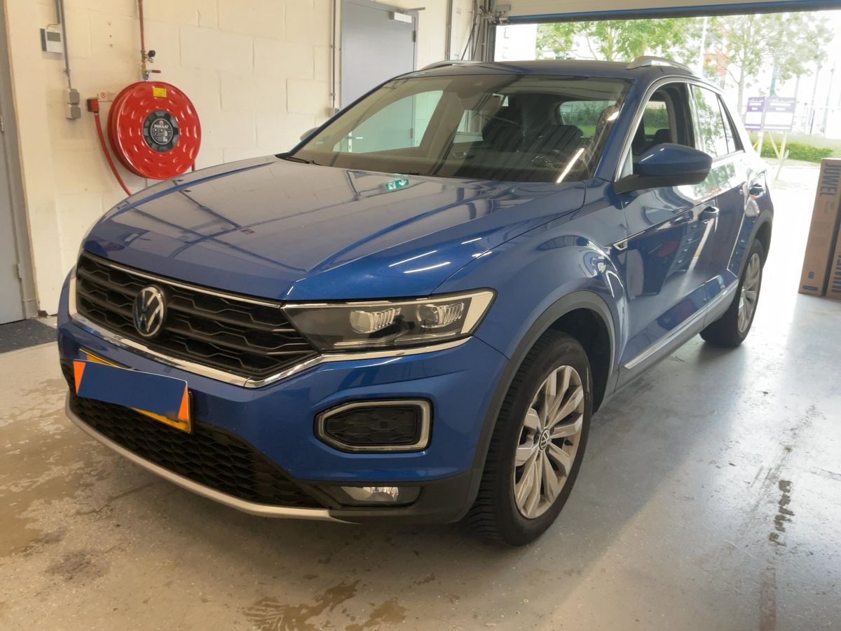 Volkswagen T-Roc 2021 — photo 1