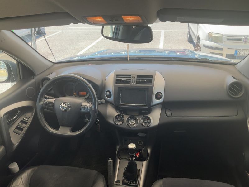 Toyota RAV 4 2.2 D-4D Crossover Exclusive — zdjęcie 12