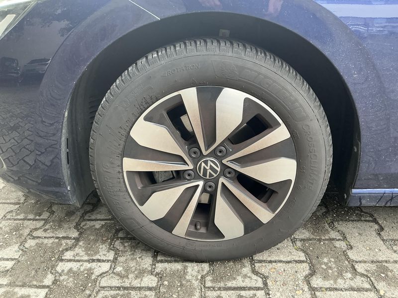 Volkswagen Golf VIII 1.5 eTSI ACT Move 2023 – снимка 3