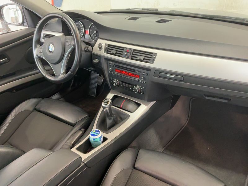 BMW 3er 330d 2010 – снимка 17