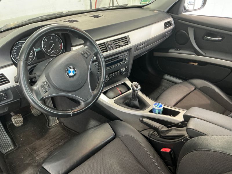 BMW 3er 330d 2010 – снимка 25
