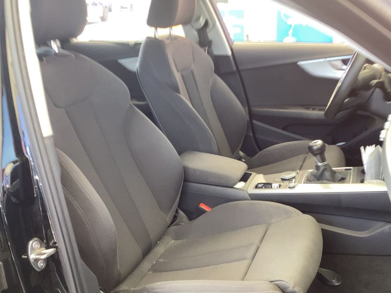 Audi A4 2.0 TDI Sport — zdjęcie 11