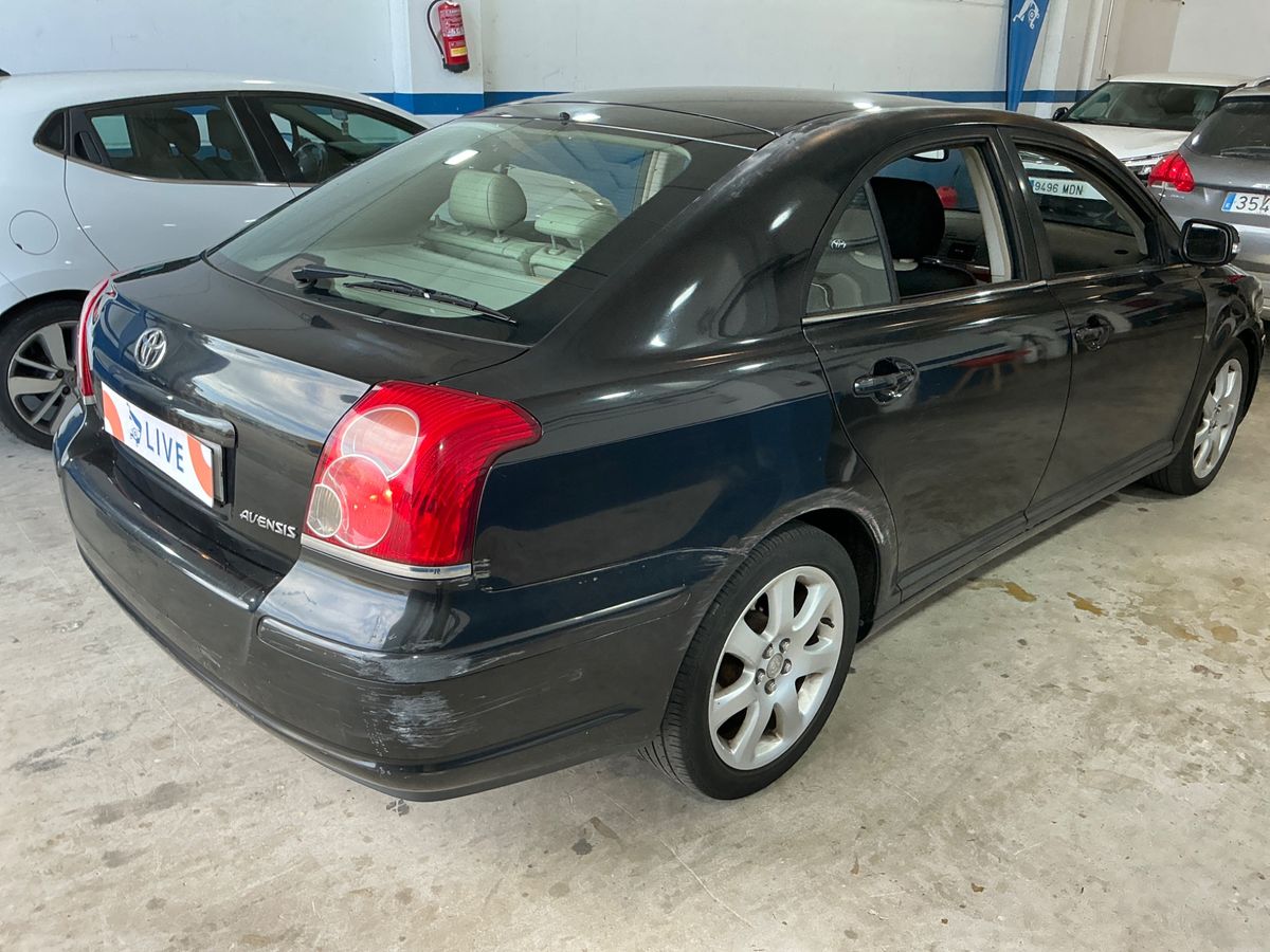 Toyota Avensis 2.0 Executive