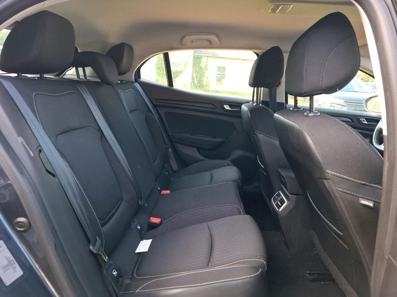 Renault Megane 1.5 BLUE dCi Business — zdjęcie 12