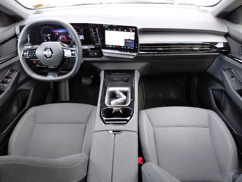Renault Austral 1.3 TCe Mild-Hybrid Evolution — zdjęcie 11