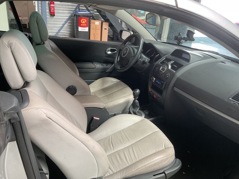 Renault Megane 2.0 Dynamique — zdjęcie 3