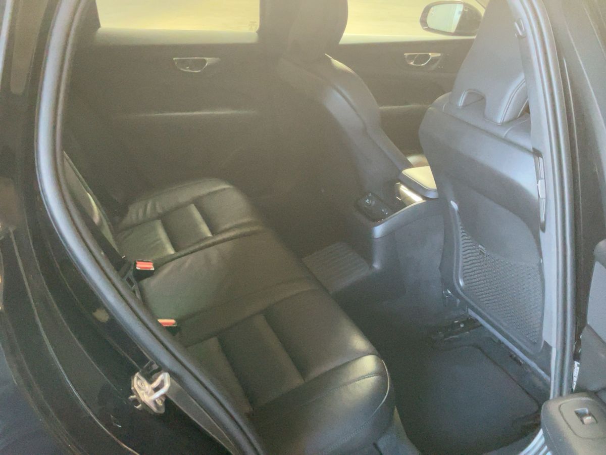 Volvo V60 2020 — photo 20