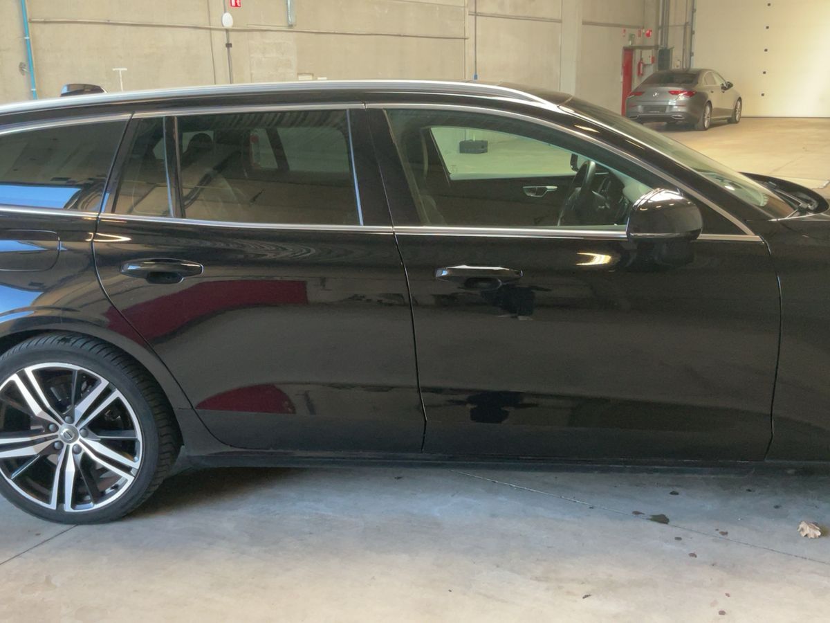 Volvo V60 2020 — photo 11