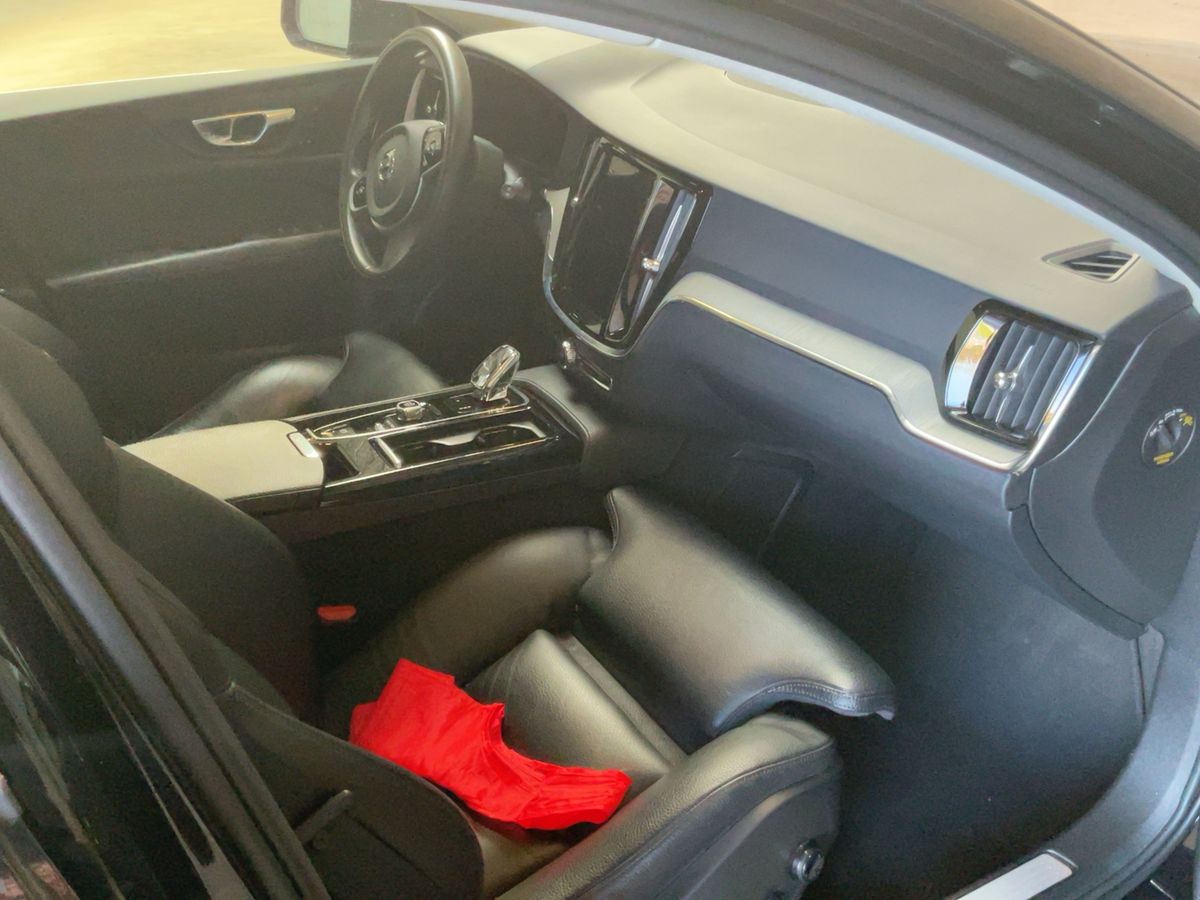 Volvo V60 2020 — photo 17
