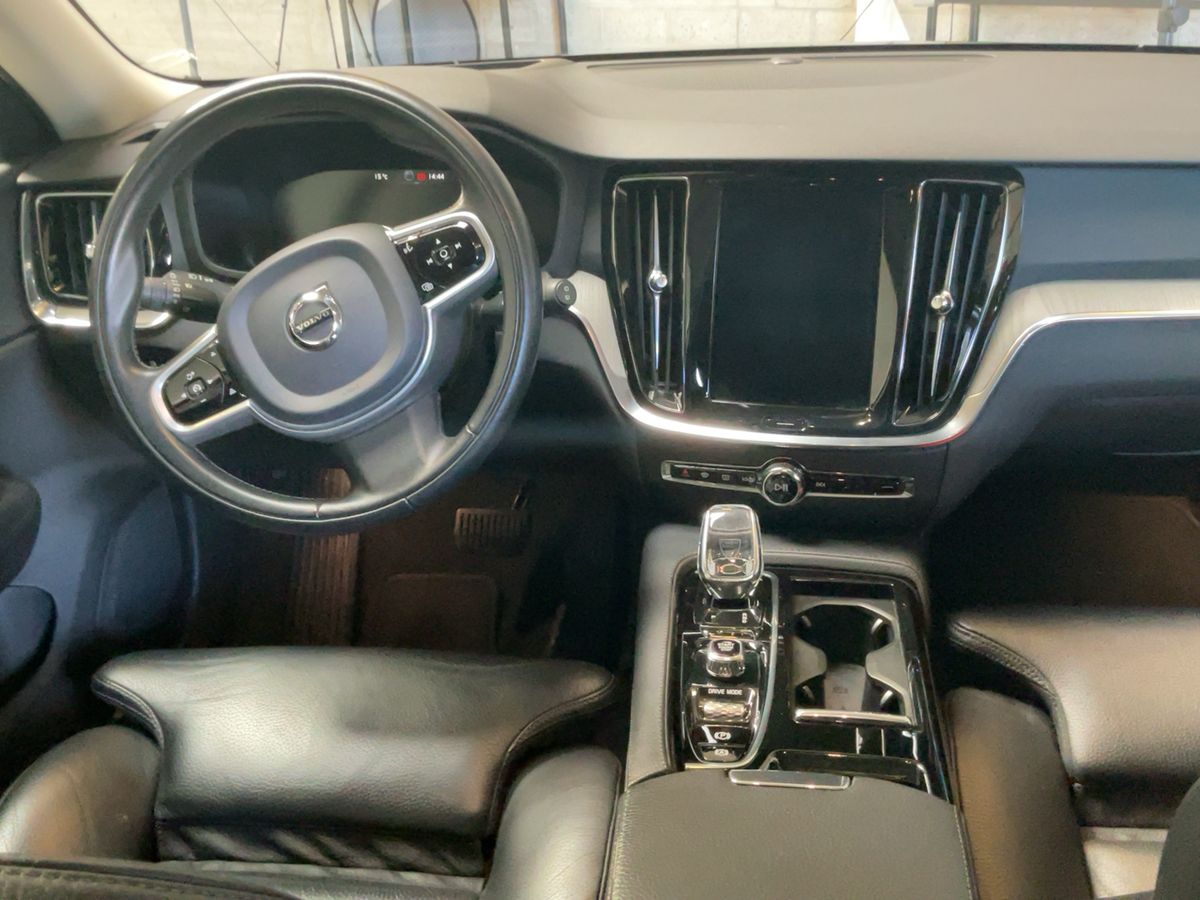 Volvo V60 2020 — photo 18