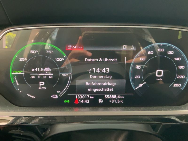 Audi e-tron 55 quattro Advanced — zdjęcie 13