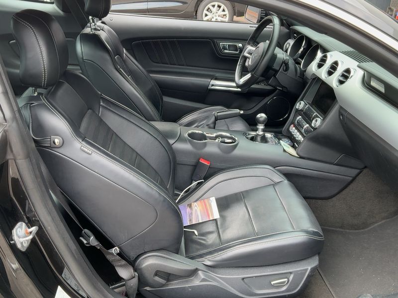 Ford Mustang 2.3 EcoBoost Basis — zdjęcie 11