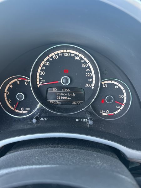 Volkswagen Beetle 1.6 TDI Fender Edition — zdjęcie 12